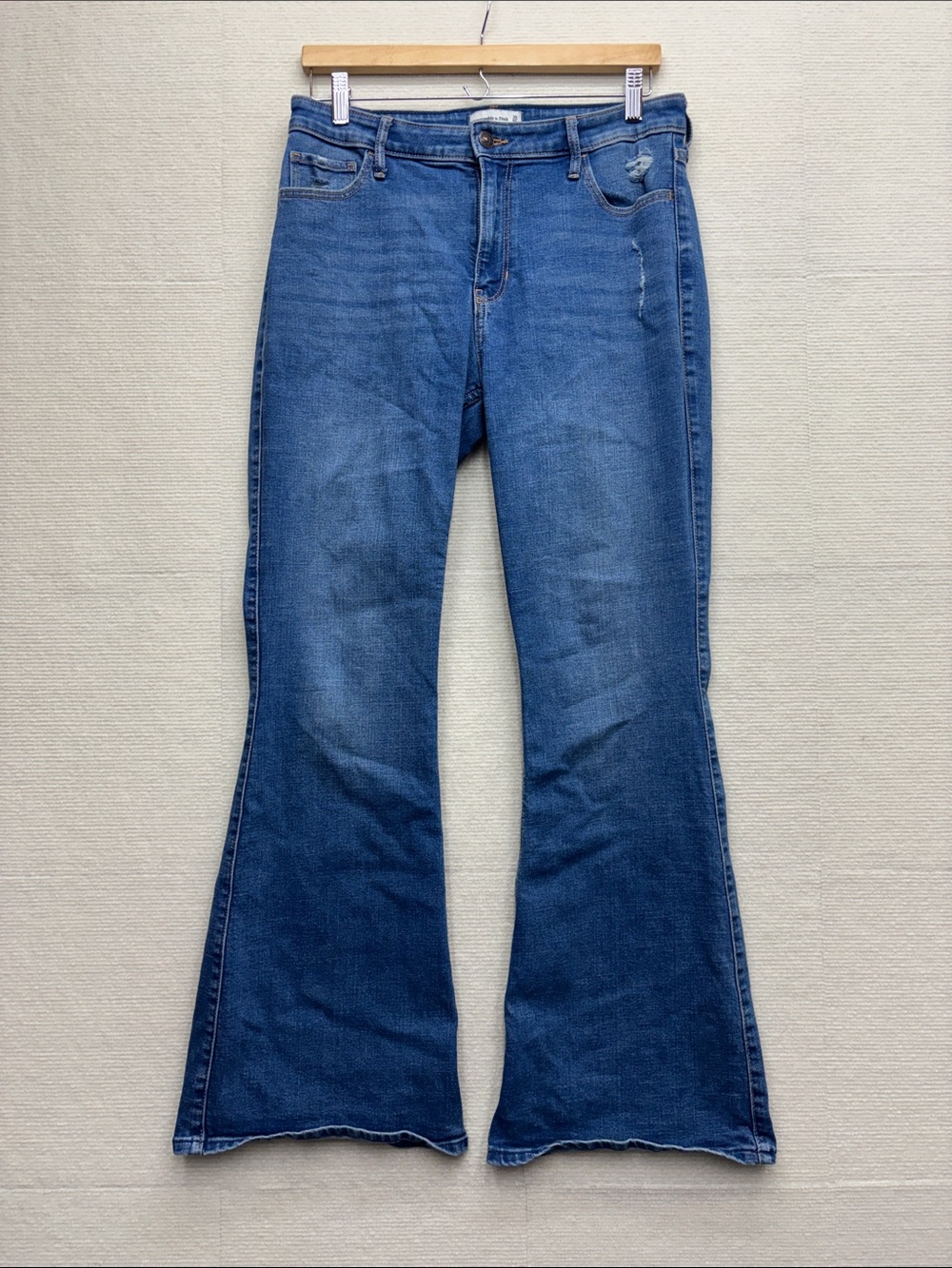 Abercrombie & Fitch | the flare ultra high rise 30 10R 10 R Blue Flared Jeans